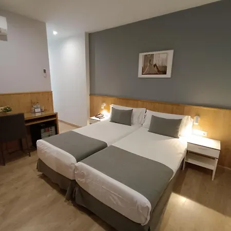 Hotel Mendez Nunez 2*