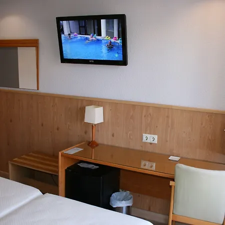 Отель Mendez Nunez