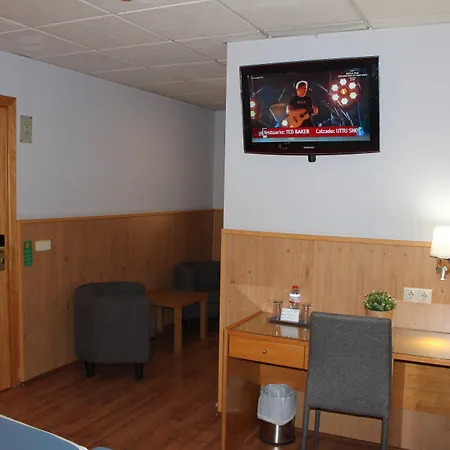 Mendez Nunez Hotel 2*