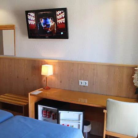 Mendez Nunez Hotel
