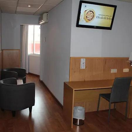 Mendez Nunez Hotell